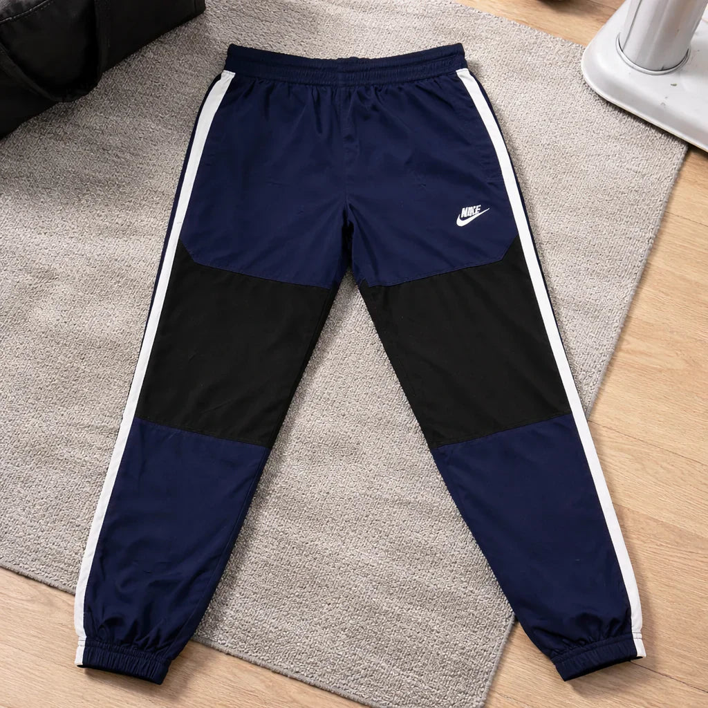 Trackpants