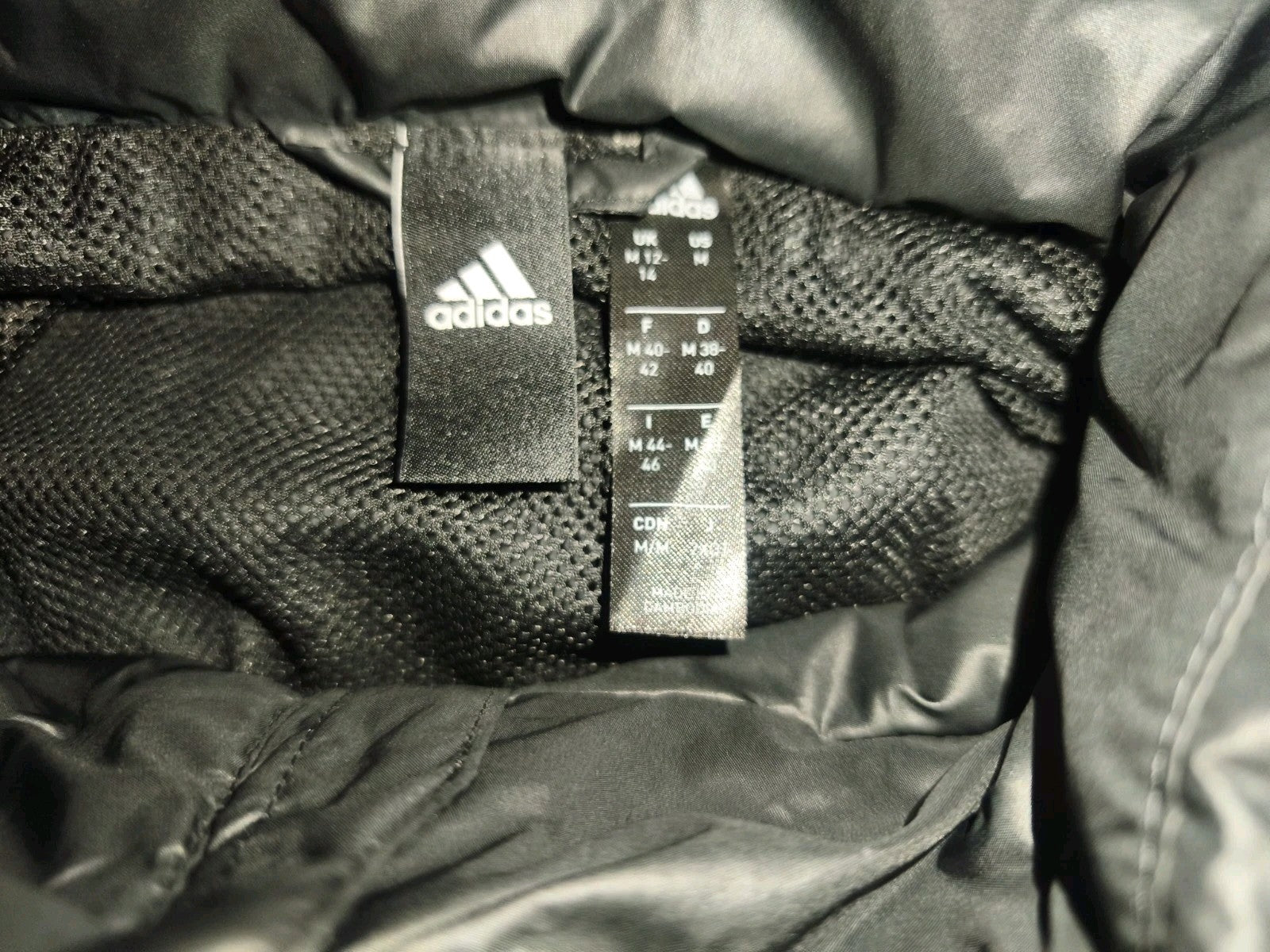 Adidas Essentials Windbreaker / Trainingsjacke – Schwarz – Gr. M