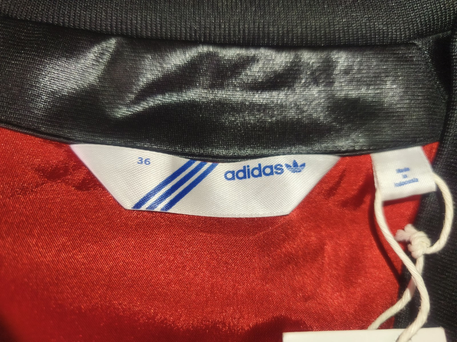 Vintage Adidas Chile 62 Damen Trainingsjacke Schwarz Rot Glanz-Optik Gr. S (36)
