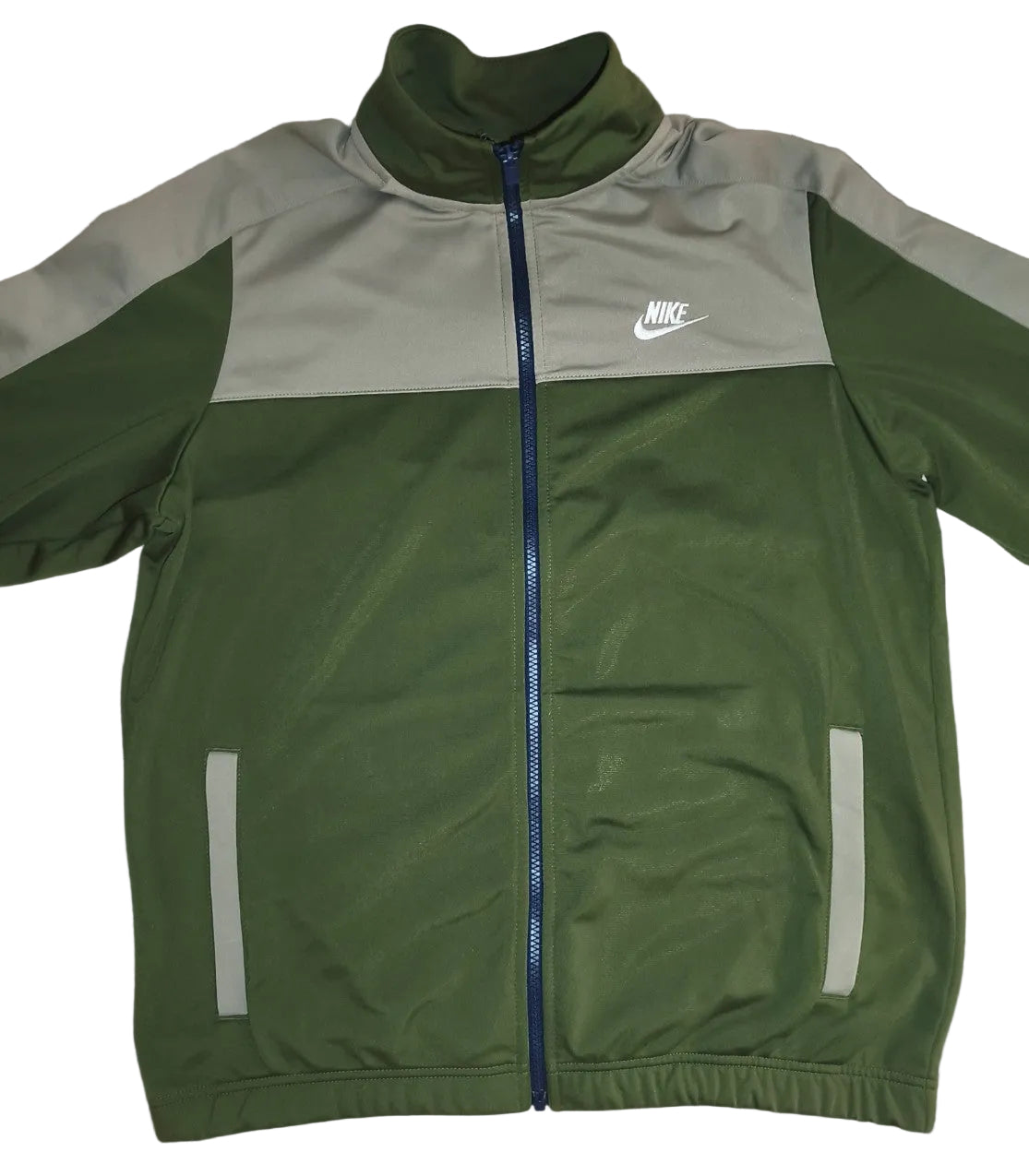 Nike Sportswear Tracksuit / Trainingsanzug – Olivgrün/Beige – Gr. M, Sportanzug